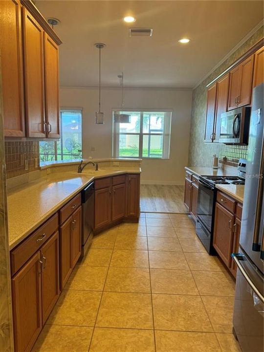 En Venta: $280,000 (3 camas, 2 baños, 1935 Pies cuadrados)