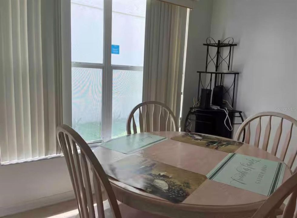 For Rent: $2,600 (4 beds, 2 baths, 1822 Square Feet)