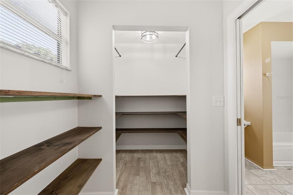 For Sale: $560,000 (4 beds, 3 baths, 1842 Square Feet)