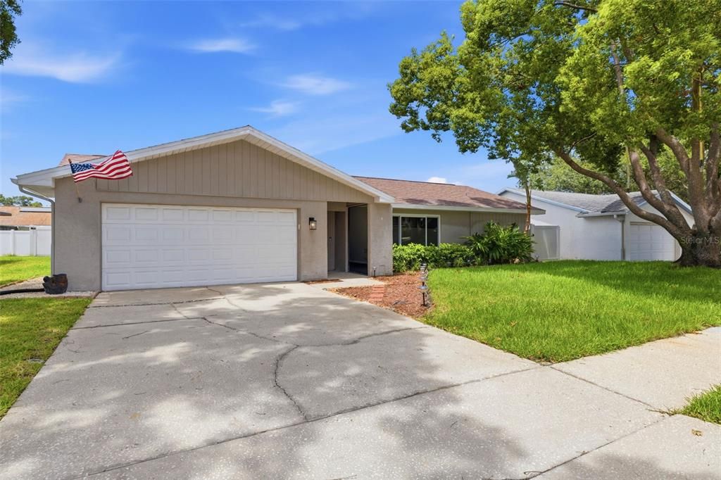 For Sale: $560,000 (4 beds, 3 baths, 1842 Square Feet)