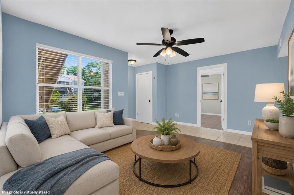 For Sale: $125,000 (2 beds, 2 baths, 883 Square Feet)