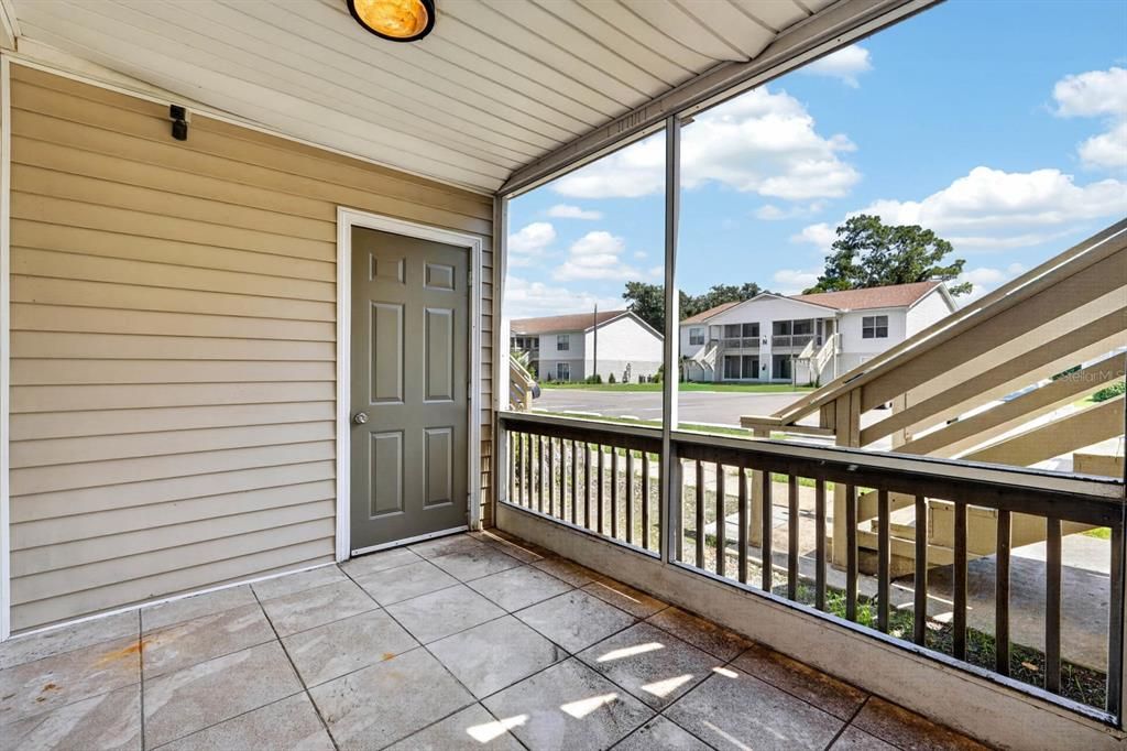For Sale: $125,000 (2 beds, 2 baths, 883 Square Feet)