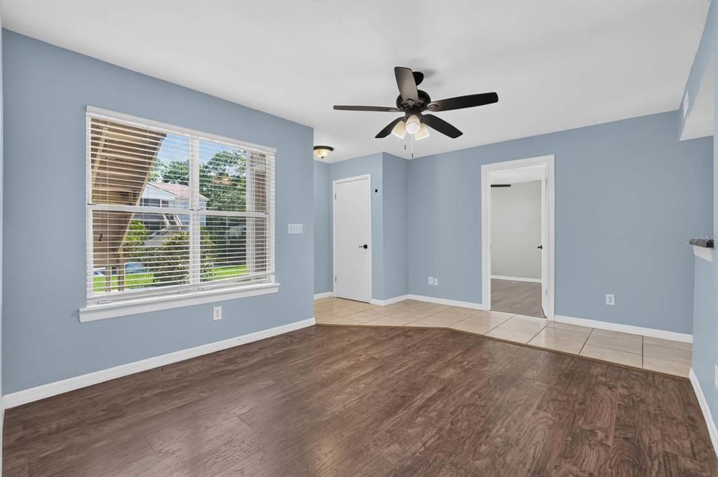 For Sale: $125,000 (2 beds, 2 baths, 883 Square Feet)