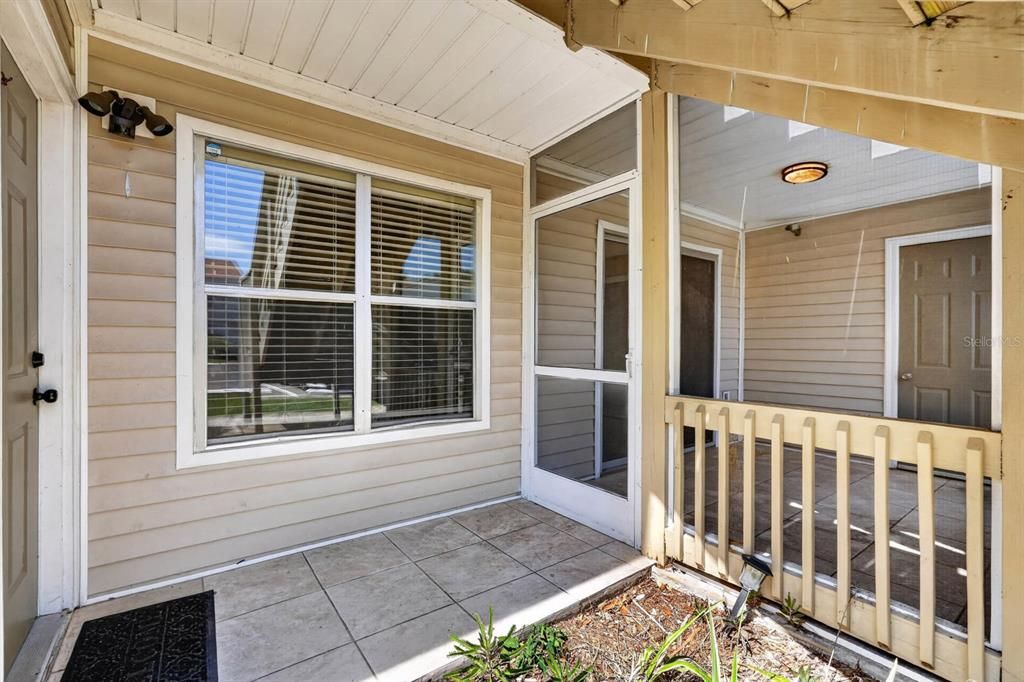 For Sale: $125,000 (2 beds, 2 baths, 883 Square Feet)