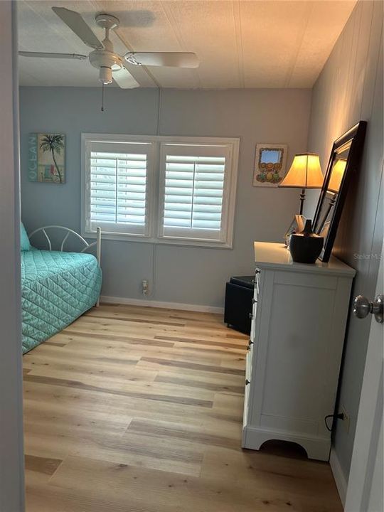 For Sale: $179,900 (2 beds, 2 baths, 1005 Square Feet)