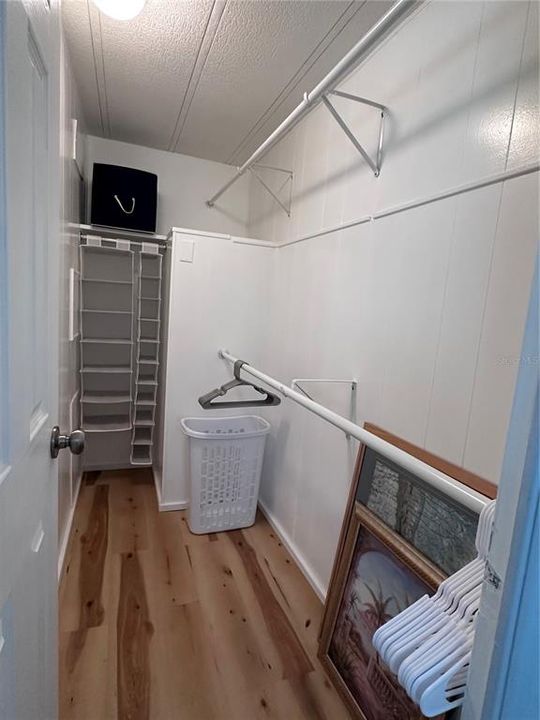 For Sale: $179,900 (2 beds, 2 baths, 1005 Square Feet)