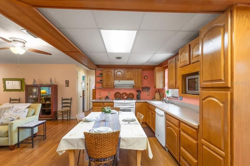 En Venta: $274,900 (3 camas, 2 baños, 1132 Pies cuadrados)