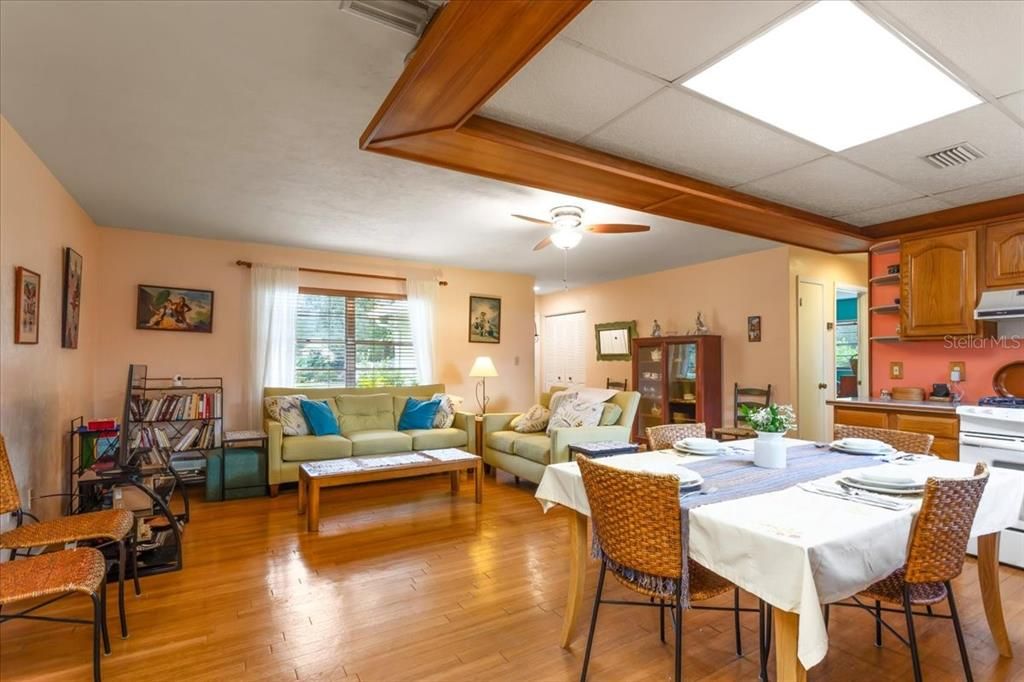 En Venta: $274,900 (3 camas, 2 baños, 1132 Pies cuadrados)