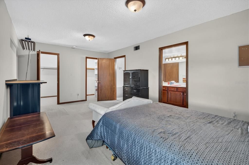For Sale: $430,000 (4 beds, 3 baths, 2778 Square Feet)