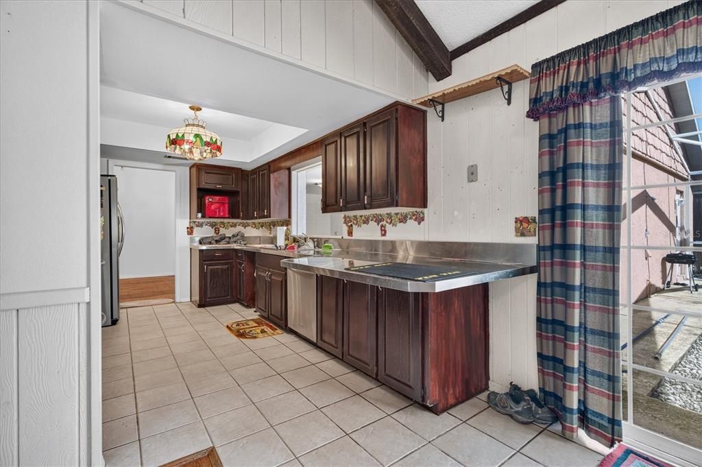 For Sale: $430,000 (4 beds, 3 baths, 2778 Square Feet)