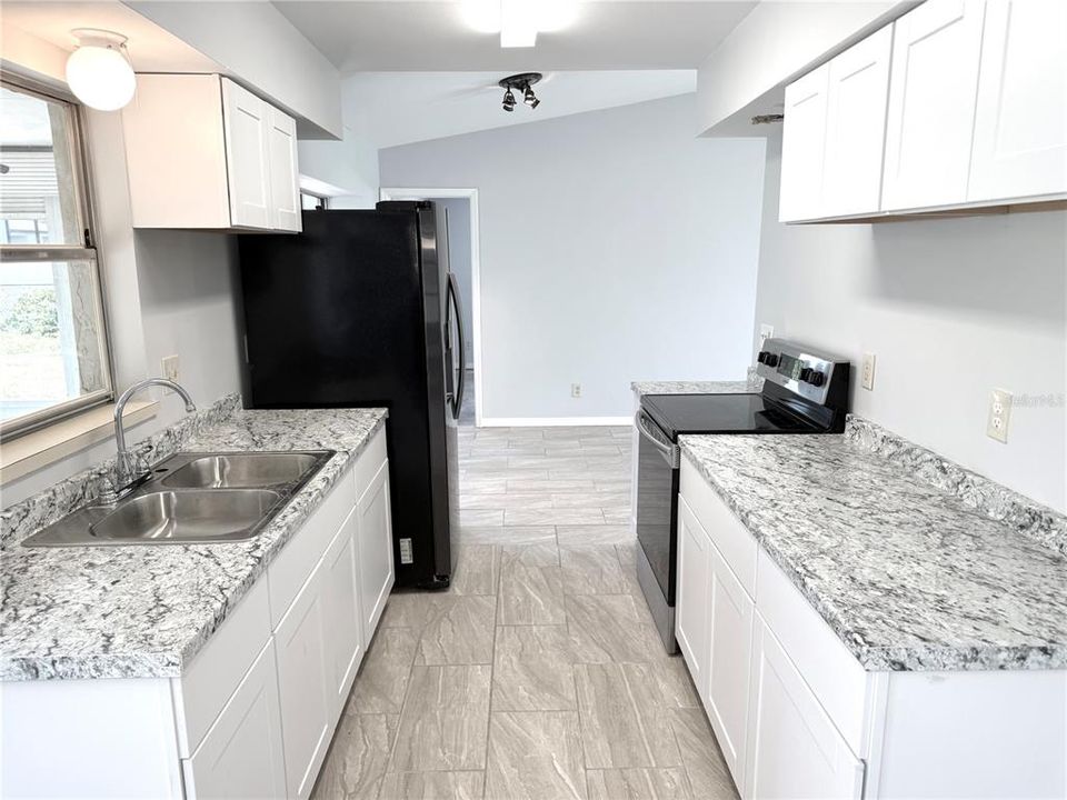 Под контрактом: $199,950 (2 спален, 2 ванн, 1094 Квадратных фут)