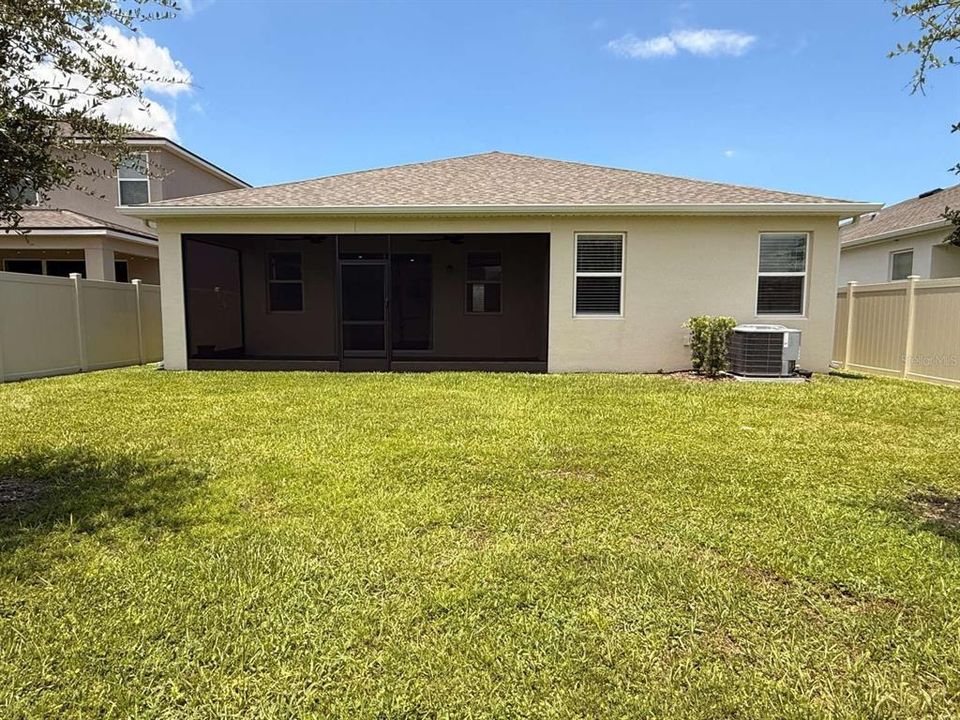 En Venta: $529,900 (3 camas, 2 baños, 2021 Pies cuadrados)