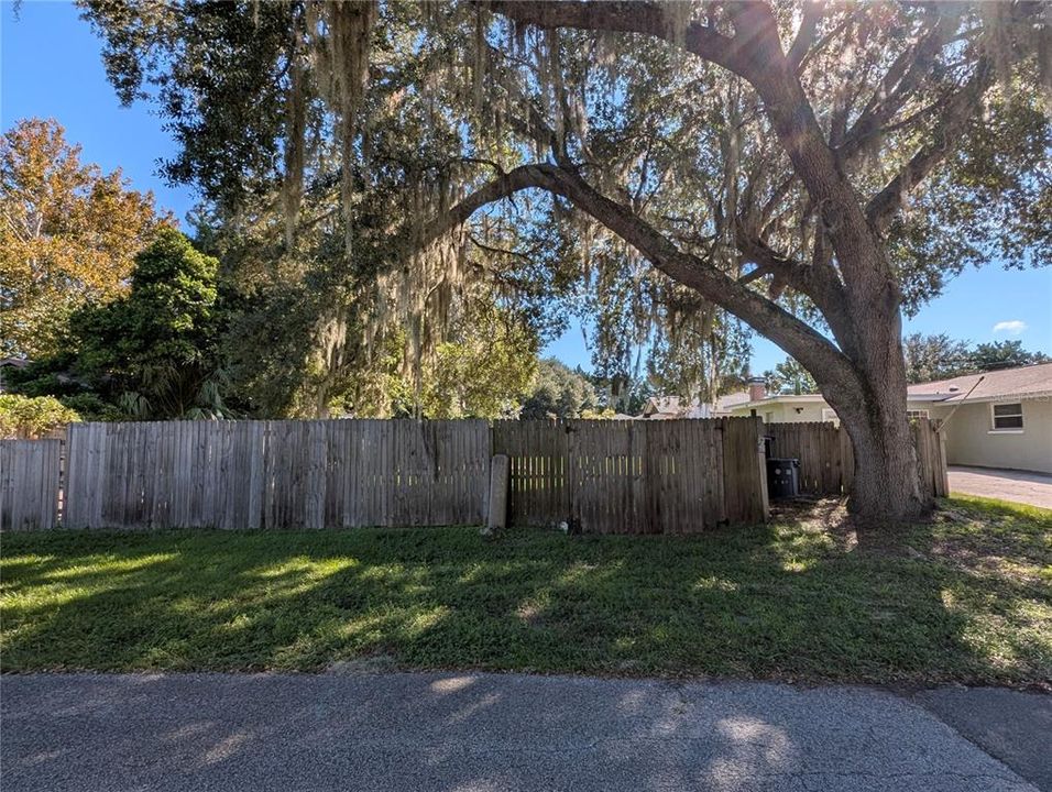 For Sale: $205,000 (3 beds, 2 baths, 1688 Square Feet)