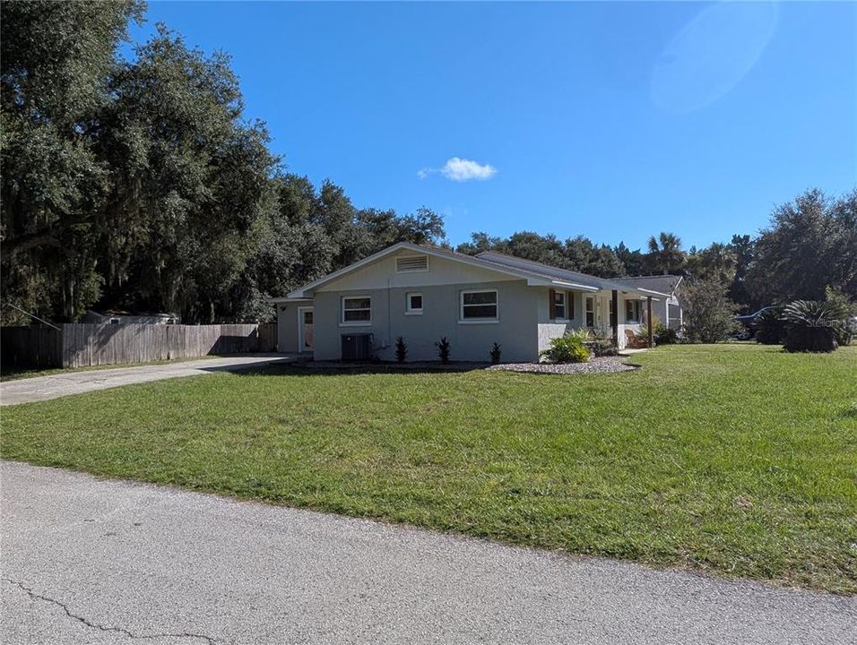 For Sale: $205,000 (3 beds, 2 baths, 1688 Square Feet)