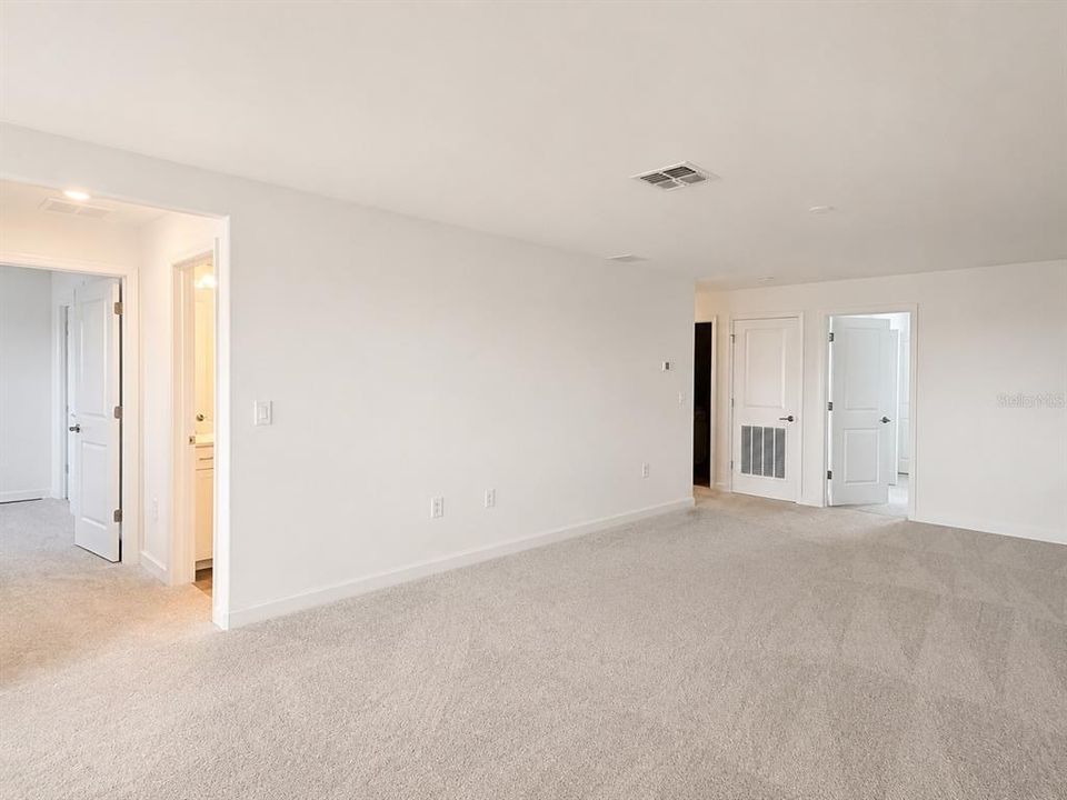 В аренду: $5,750 (6 спален, 4 ванн, 3918 Квадратных фут)
