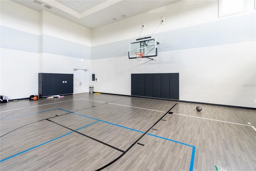 В аренду: $5,750 (6 спален, 4 ванн, 3918 Квадратных фут)