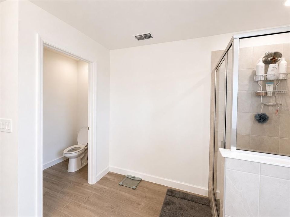 В аренду: $5,750 (6 спален, 4 ванн, 3918 Квадратных фут)