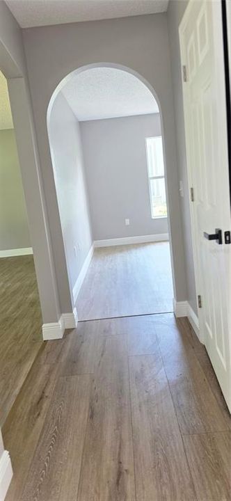 En Venta: $395,000 (4 camas, 2 baños, 2215 Pies cuadrados)