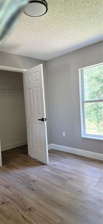 En Venta: $395,000 (4 camas, 2 baños, 2215 Pies cuadrados)
