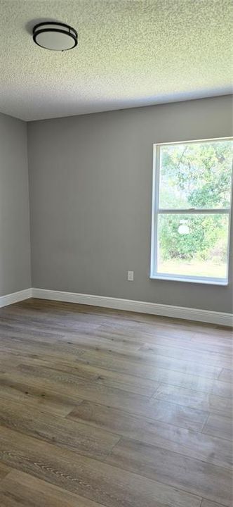 En Venta: $395,000 (4 camas, 2 baños, 2215 Pies cuadrados)