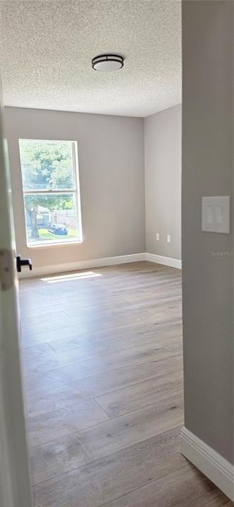 En Venta: $395,000 (4 camas, 2 baños, 2215 Pies cuadrados)