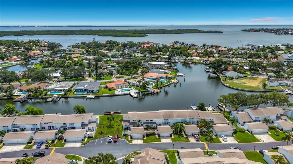 На продажу: $325,000 (4 спален, 2 ванн, 1610 Квадратных фут)