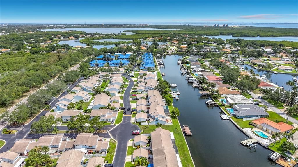 На продажу: $325,000 (4 спален, 2 ванн, 1610 Квадратных фут)