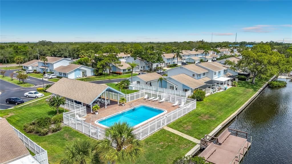 На продажу: $325,000 (4 спален, 2 ванн, 1610 Квадратных фут)