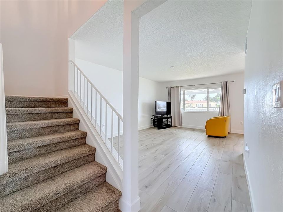 На продажу: $325,000 (4 спален, 2 ванн, 1610 Квадратных фут)