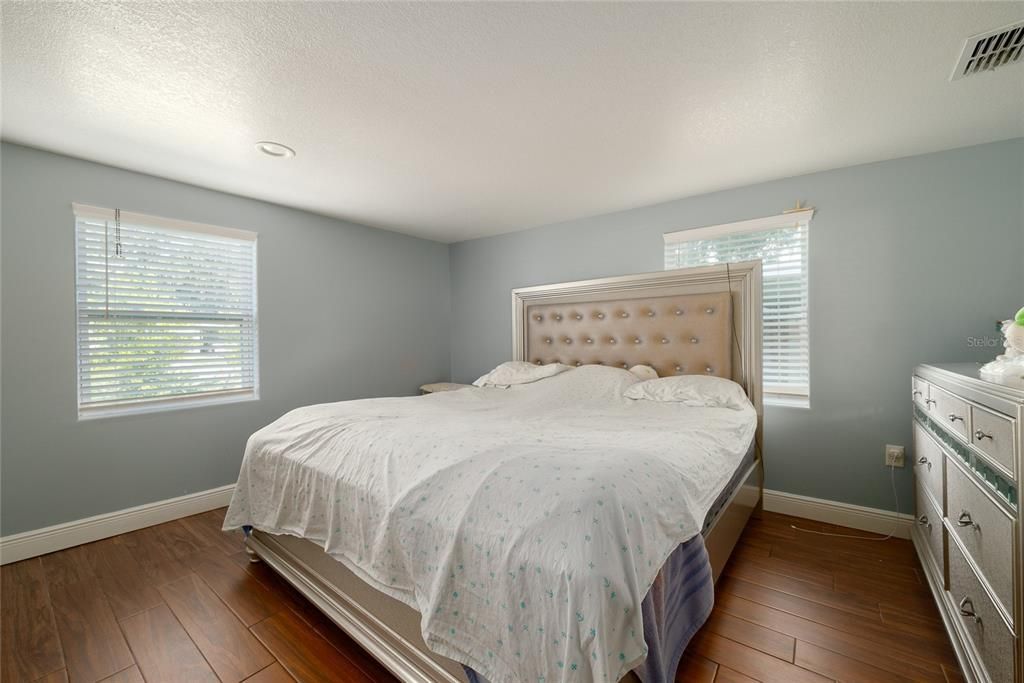 For Sale: $357,000 (4 beds, 2 baths, 2008 Square Feet)