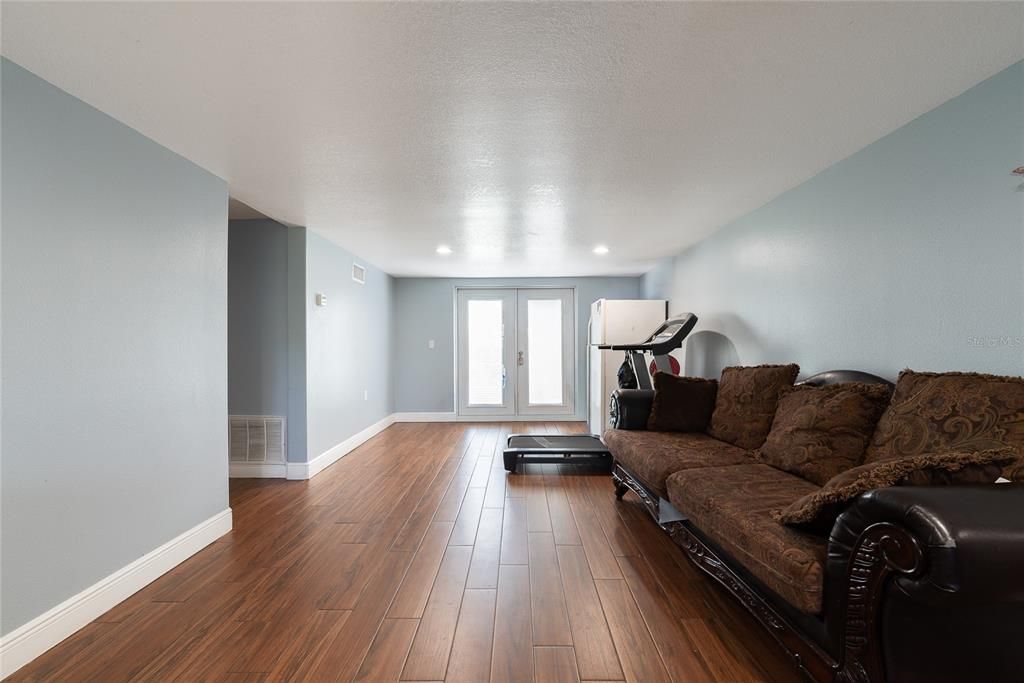 For Sale: $357,000 (4 beds, 2 baths, 2008 Square Feet)