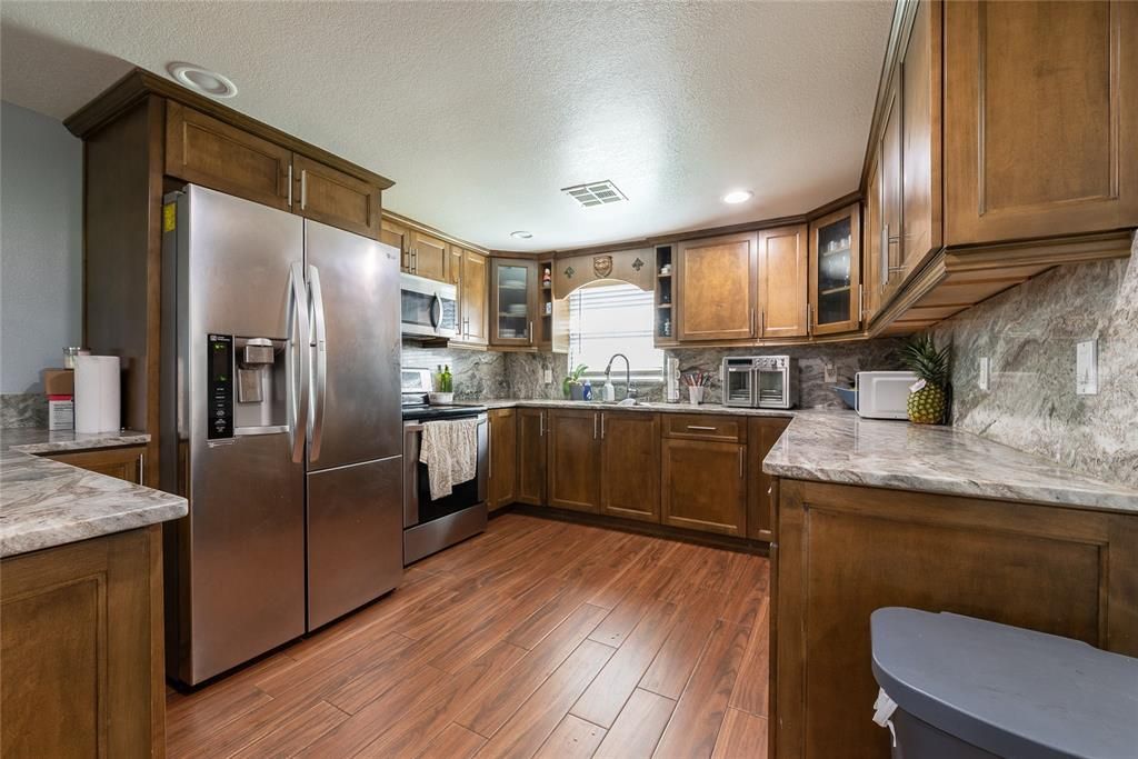 For Sale: $357,000 (4 beds, 2 baths, 2008 Square Feet)