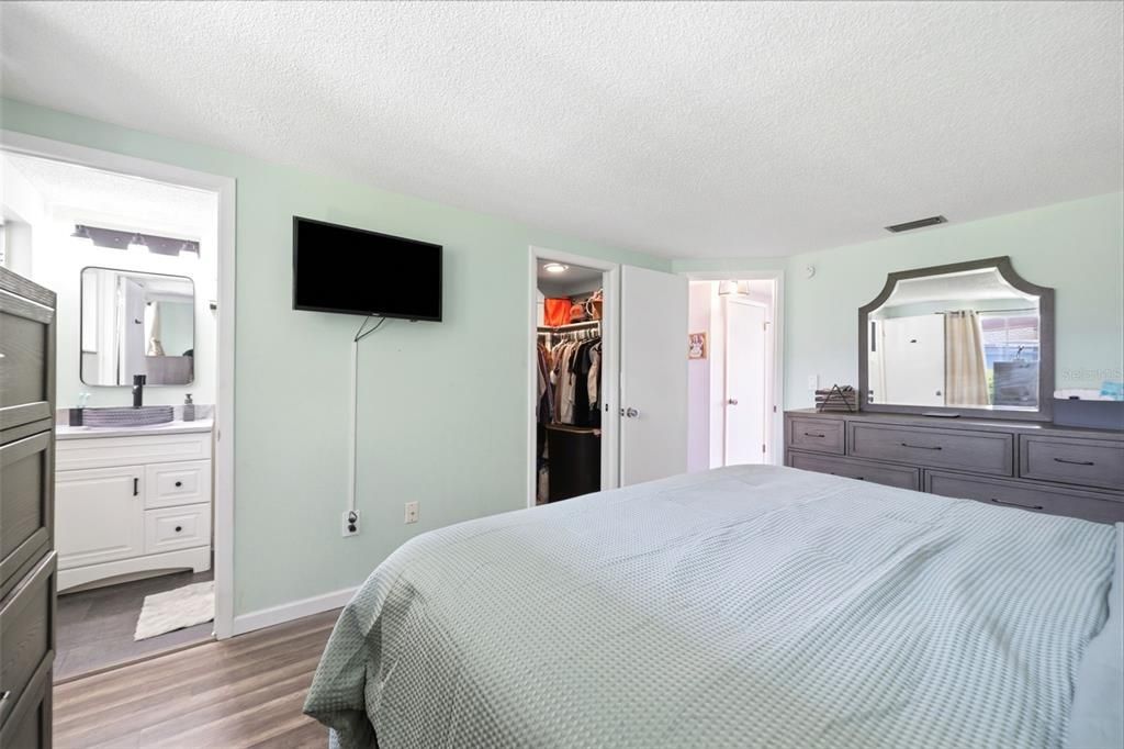 En Venta: $264,999 (2 camas, 2 baños, 1344 Pies cuadrados)