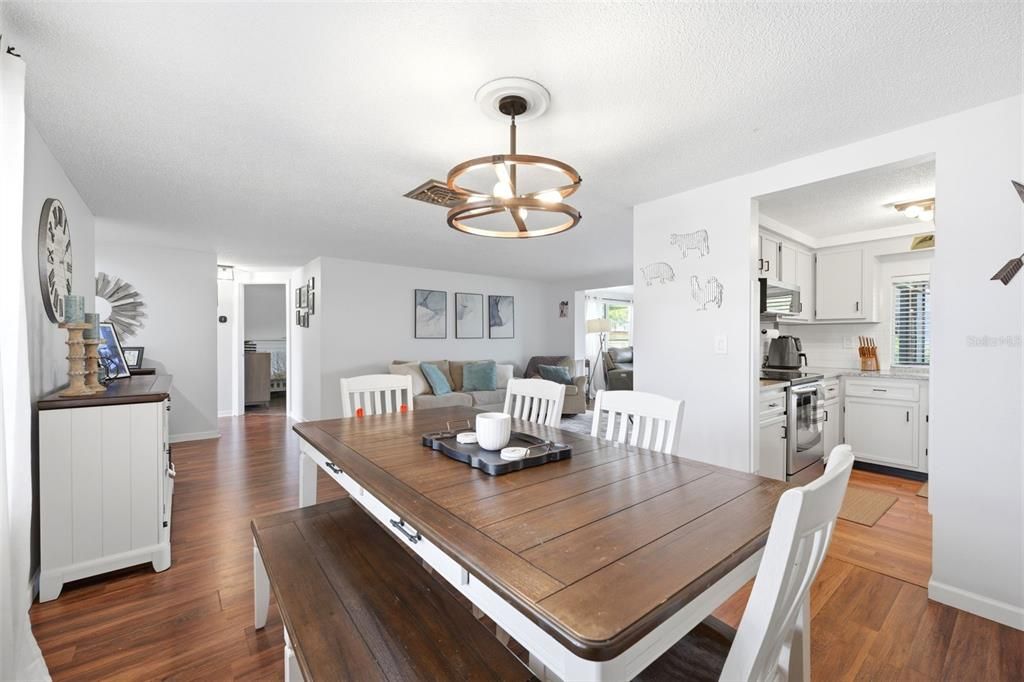 En Venta: $264,999 (2 camas, 2 baños, 1344 Pies cuadrados)