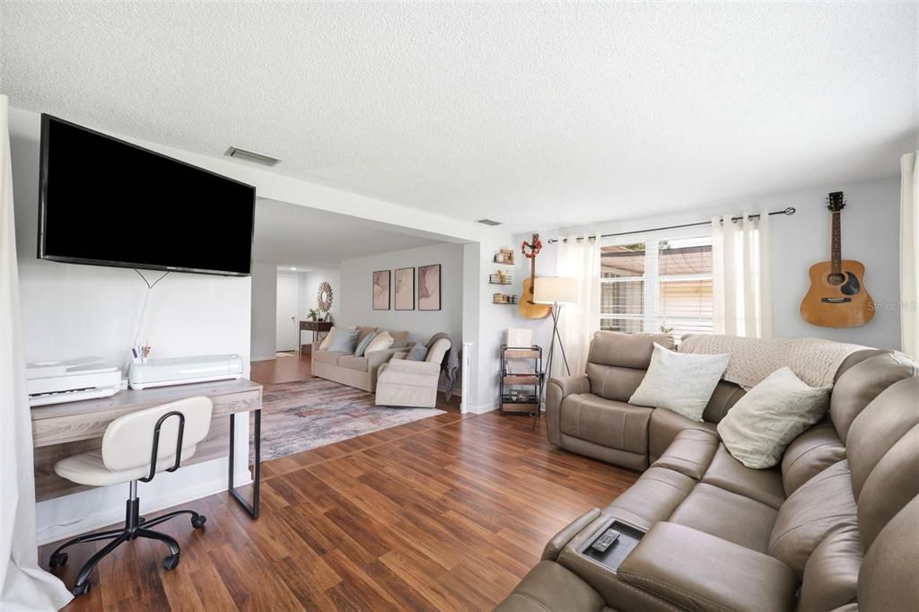 En Venta: $264,999 (2 camas, 2 baños, 1344 Pies cuadrados)