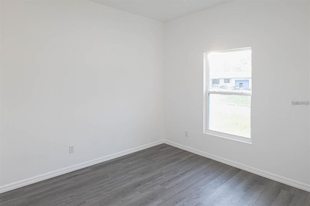 На продажу: $329,900 (4 спален, 2 ванн, 1695 Квадратных фут)