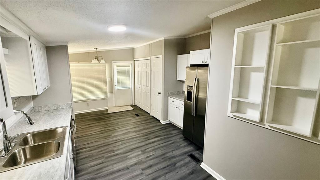 В аренду: $1,850 (3 спален, 2 ванн, 1352 Квадратных фут)