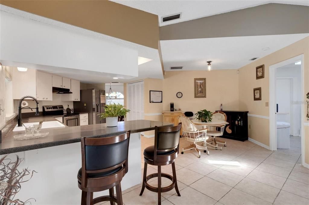 En Venta: $568,000 (3 camas, 2 baños, 2153 Pies cuadrados)