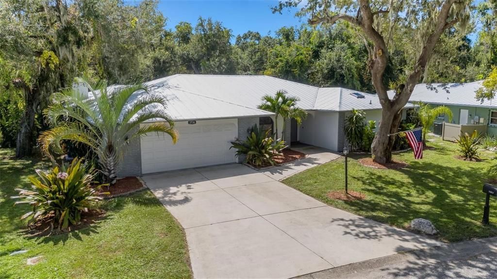 En Venta: $568,000 (3 camas, 2 baños, 2153 Pies cuadrados)