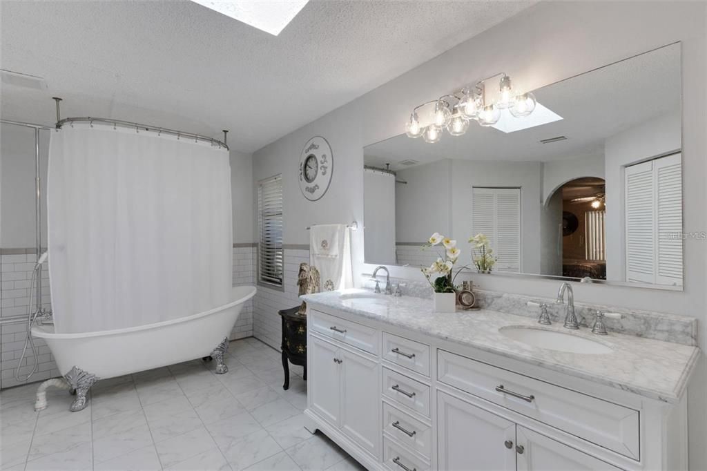 En Venta: $568,000 (3 camas, 2 baños, 2153 Pies cuadrados)