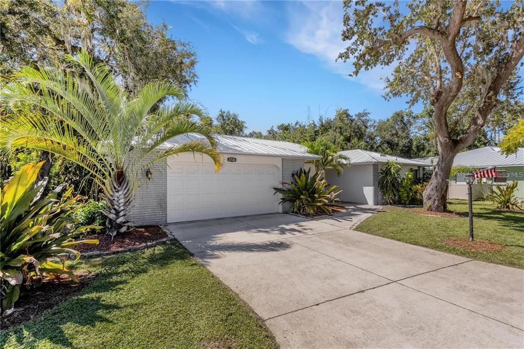 En Venta: $568,000 (3 camas, 2 baños, 2153 Pies cuadrados)