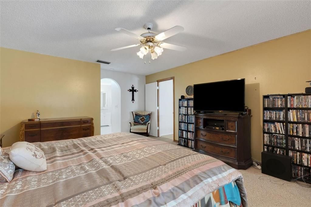 En Venta: $568,000 (3 camas, 2 baños, 2153 Pies cuadrados)