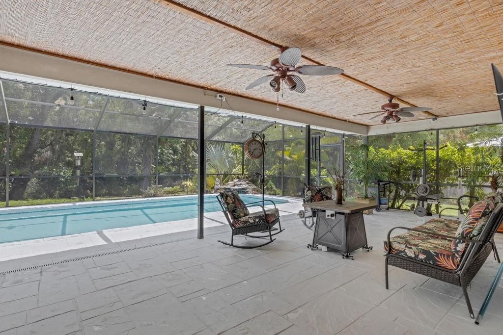 En Venta: $568,000 (3 camas, 2 baños, 2153 Pies cuadrados)
