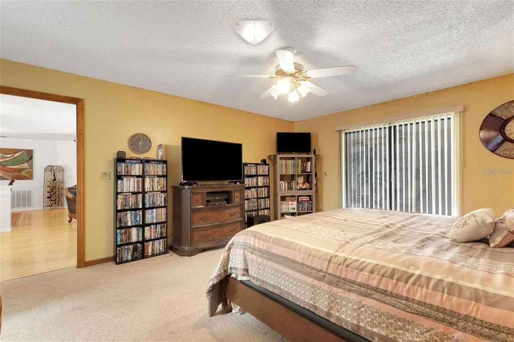En Venta: $568,000 (3 camas, 2 baños, 2153 Pies cuadrados)