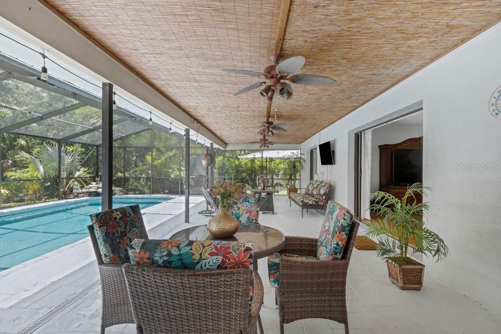 En Venta: $568,000 (3 camas, 2 baños, 2153 Pies cuadrados)