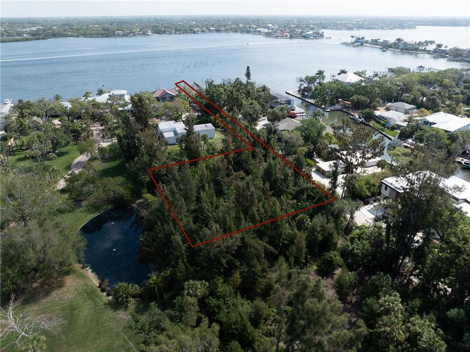 待售: $1,290,000 (0.98 acres)