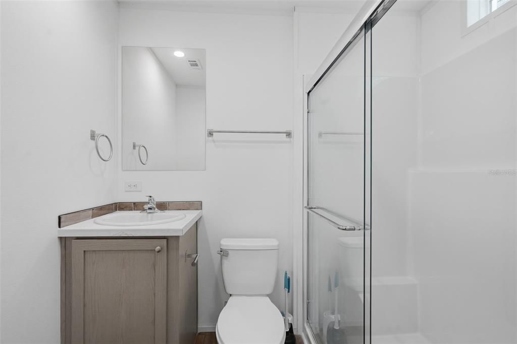 На продажу: $189,000 (2 спален, 2 ванн, 819 Квадратных фут)