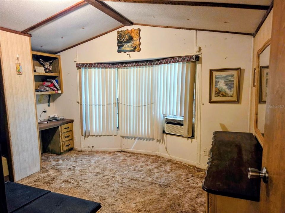 Active With Contract: $369,999 (2 beds, 1 baths, 728 Square Feet)