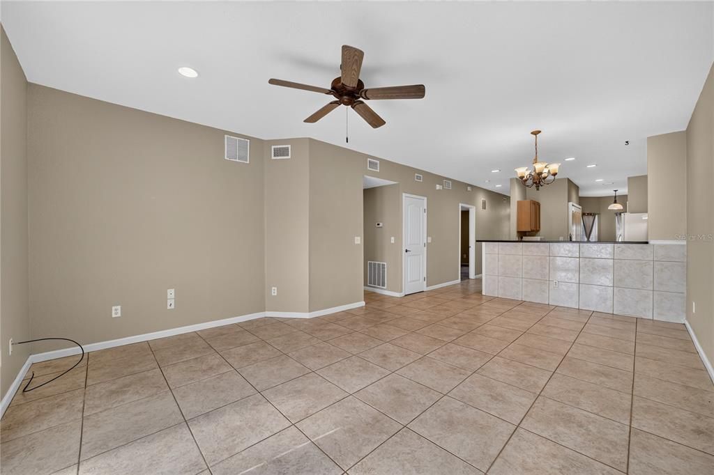 For Sale: $167,500 (2 beds, 2 baths, 1143 Square Feet)