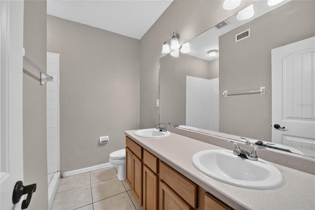For Sale: $167,500 (2 beds, 2 baths, 1143 Square Feet)